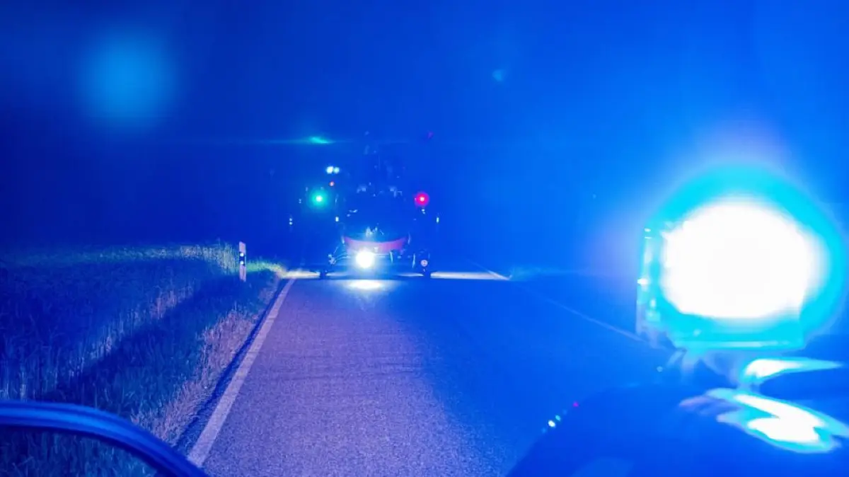 Rettungshubschrauber Landung Nacht Blaulicht Symbolfoto Schwabo LZ OV