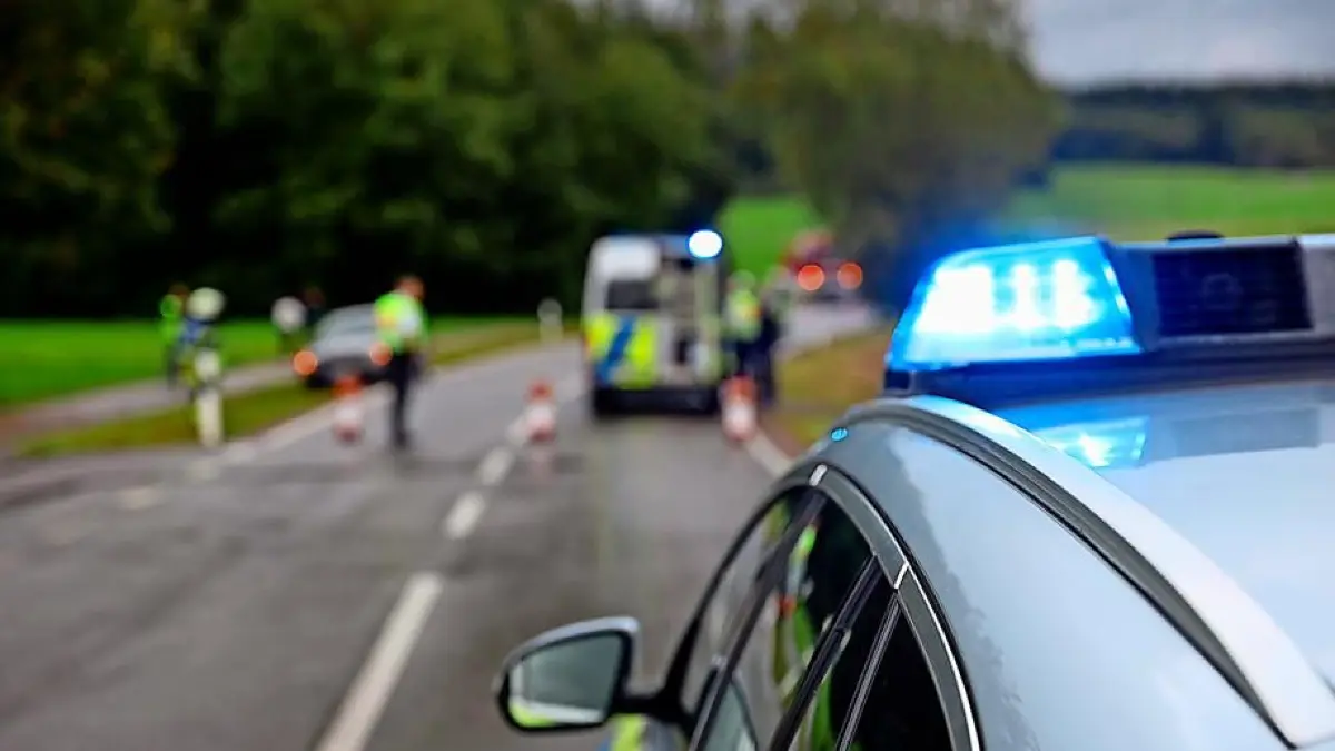 Unfall Blaulicht Polizei Symbolfoto Schwabo OV LZ