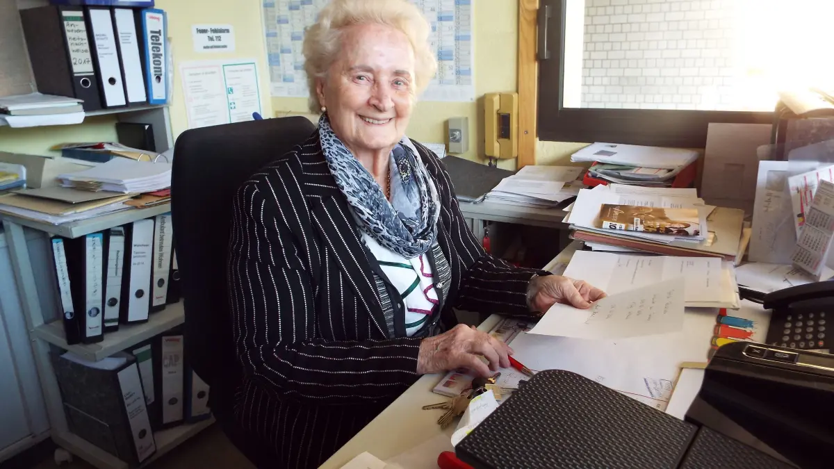 Liselotte Gebauer hat sich stets mit ganzer Kraft für die Lebenshilfe eingesetzt. Kaum ein Tag verging, an dem sie nicht am Schreibtisch saß – hier bereits mit 95 Jahren.