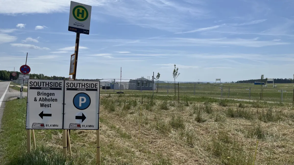 Noch liegt alles ruhig und friedlich da, bis die ersten Festivalbesucher ihre Zelte auf dem Southside Gelände in Neuhausen ob Eck aufschlagen.