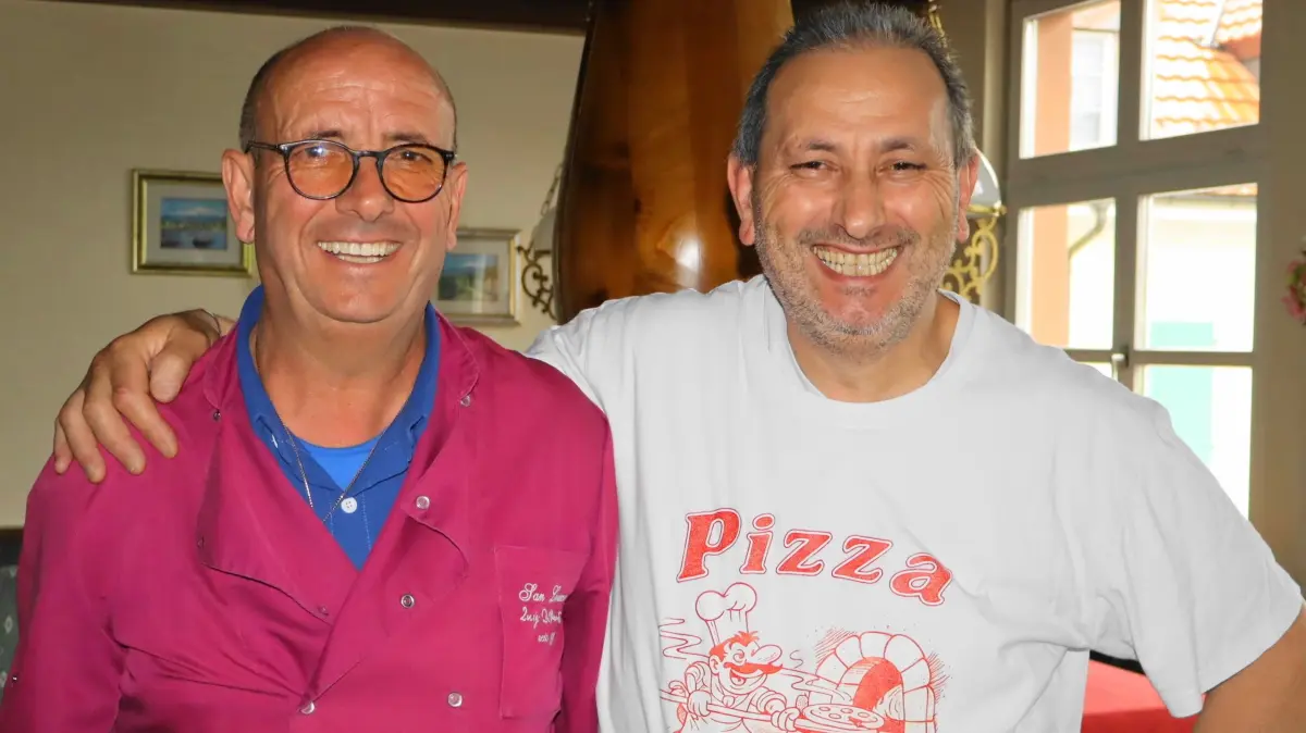 Luigi Di Martino (links) betreibt seit knapp 35 Jahren die Pizzeria "San Lorenzo" in Kandern. Sein Bruder Antonino arbeitet als Koch mit.