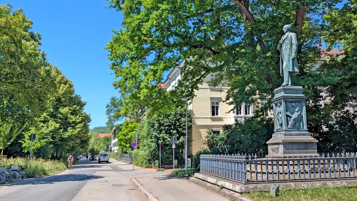 Uhlandstraße Tübingen Blick vom Uhland-Denkmal Richtung Westen
