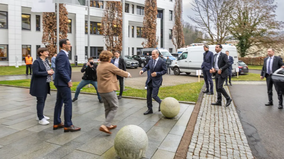 Eindrücke vom Kanzlerbesuch beim Nagolder Unternehmen Häfele