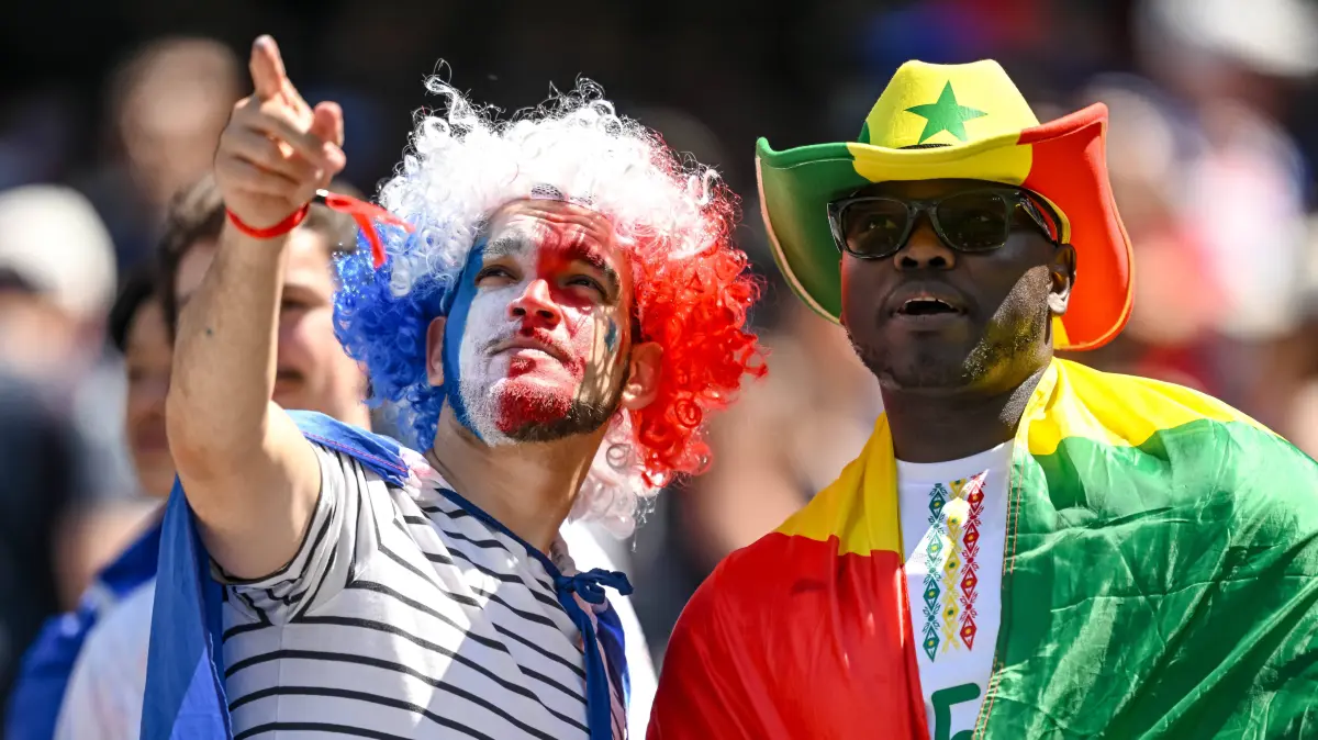 France v Senegal: Group I - FIFA World Cup 2026: Supporters of france and Senegal during the FIFA World Cup, WM, Weltmeisterschaft, Fussball 2026 Group I match between France and Senegal at New York New Jersey Stadium on June 16, 2026 in East Rutherford, United States. Photo by Harry Langer/DeFodi Images - *** Supporters of France and Senegal during the 2026 FIFA World Cup Group I match between France and Senegal at New York New Jersey Stadium on June 16, 2026, in East Rutherford, United States. Photo by Harry Langer, DeFodi Images,detected_source_language