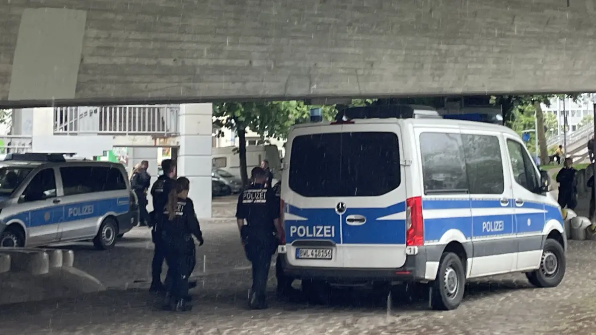 Die Polizei Freiburg hat auf dem Stühlinger Kirchplatz eine Schwerpunktkontrolle durchgeführt.
