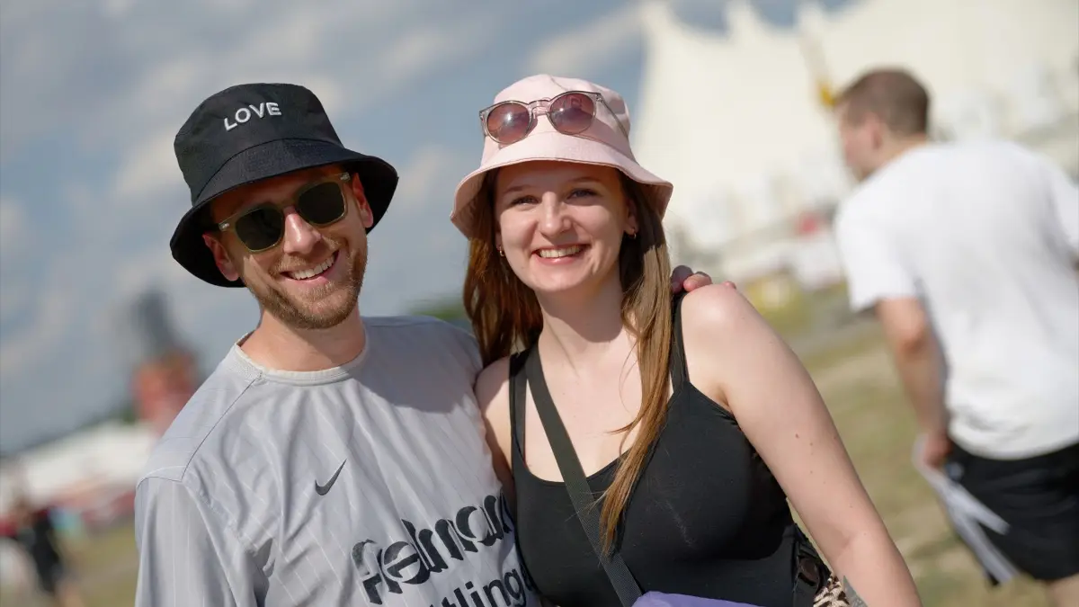Der erste volle Southside-Festivaltag begann, wie das Warm-up endete: heiß.