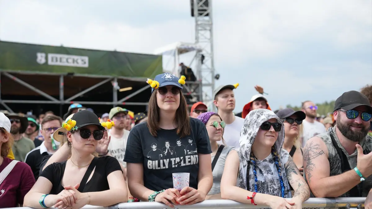 Der erste volle Southside-Festivaltag begann, wie das Warm-up endete: heiß.