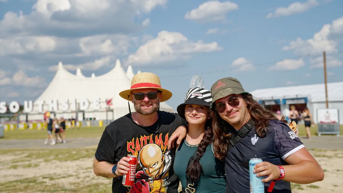 Der erste volle Southside-Festivaltag begann, wie das Warm-up endete: heiß.