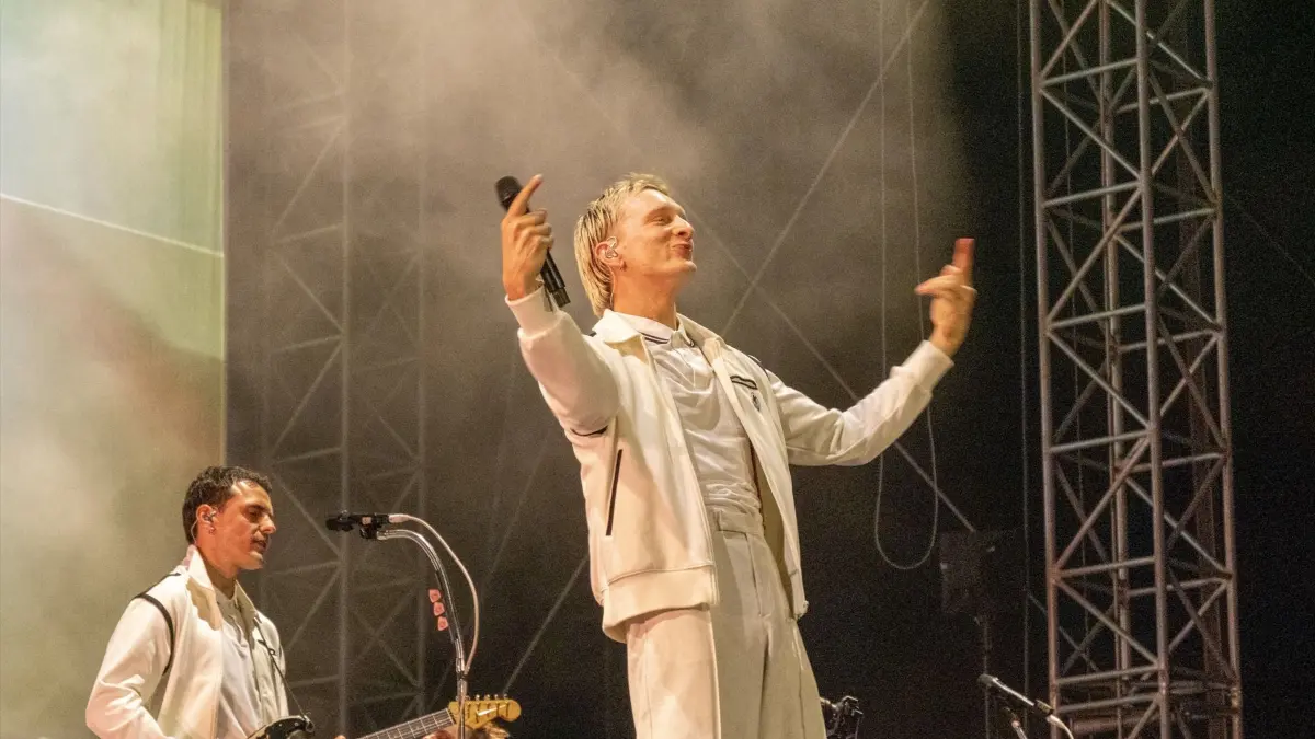 Am Samstag waren es neben den Headlinern Kraftklub vor allem Youngblud, The Offspring und die Donots, die so richtig für Bewegung vor den Bühnen sorgten.