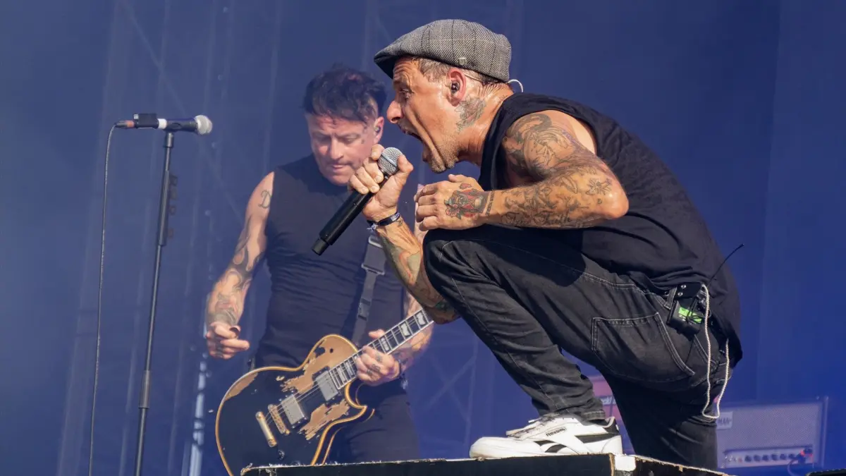 Am Samstag waren es neben den Headlinern Kraftklub vor allem Youngblud, The Offspring und die Donots, die so richtig für Bewegung vor den Bühnen sorgten.
