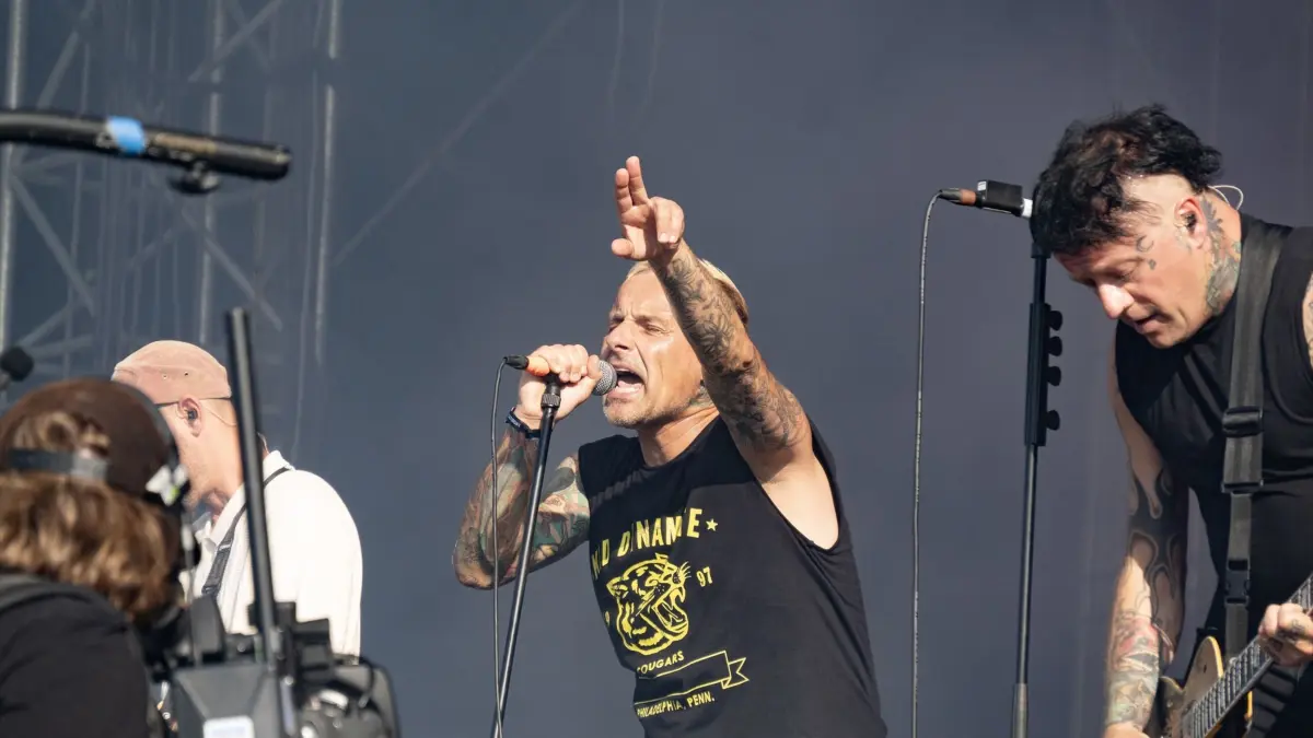 Am Samstag waren es neben den Headlinern Kraftklub vor allem Youngblud, The Offspring und die Donots, die so richtig für Bewegung vor den Bühnen sorgten.