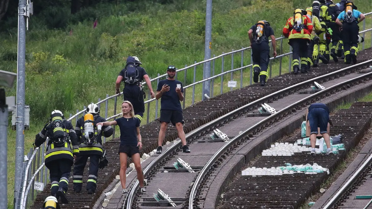In voller Montur ging es die Treppen rauf.