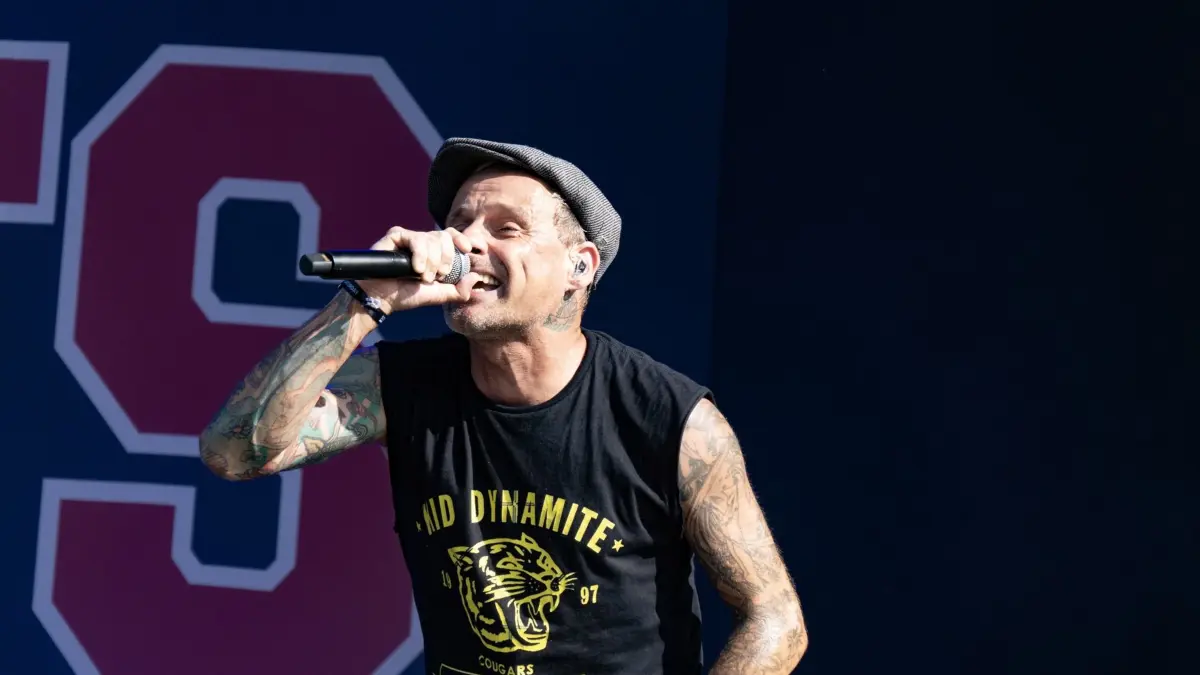 Am Samstag waren es neben den Headlinern Kraftklub vor allem Youngblud, The Offspring und die Donots, die so richtig für Bewegung vor den Bühnen sorgten.