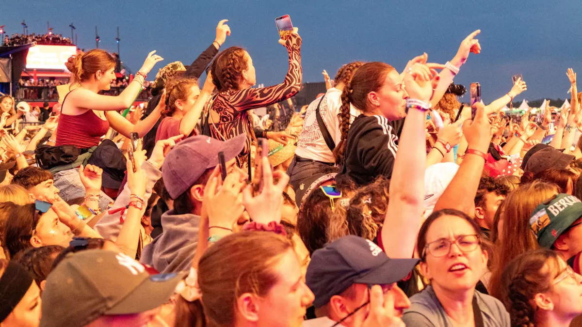 Finch heizt beim Southside Festival ordentlich ein.