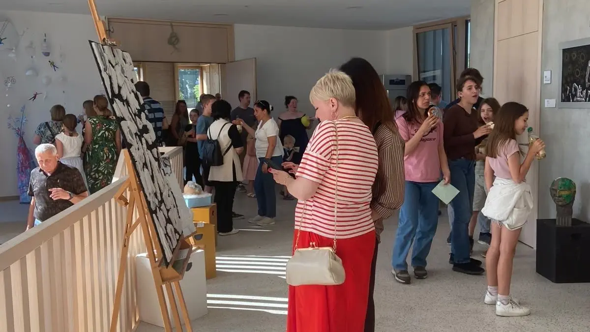 Vernissage der Jugendkunstschule im neuen Rathaus Simmersfeld