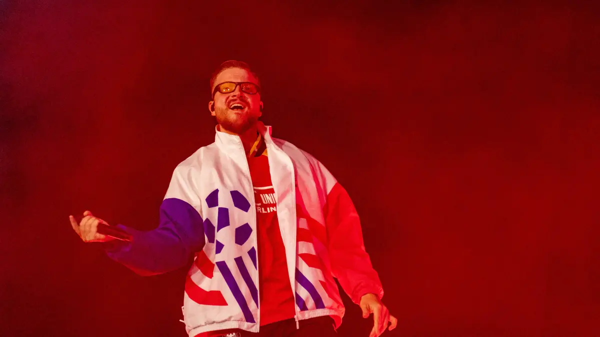 Finch heizt beim Southside Festival ordentlich ein.