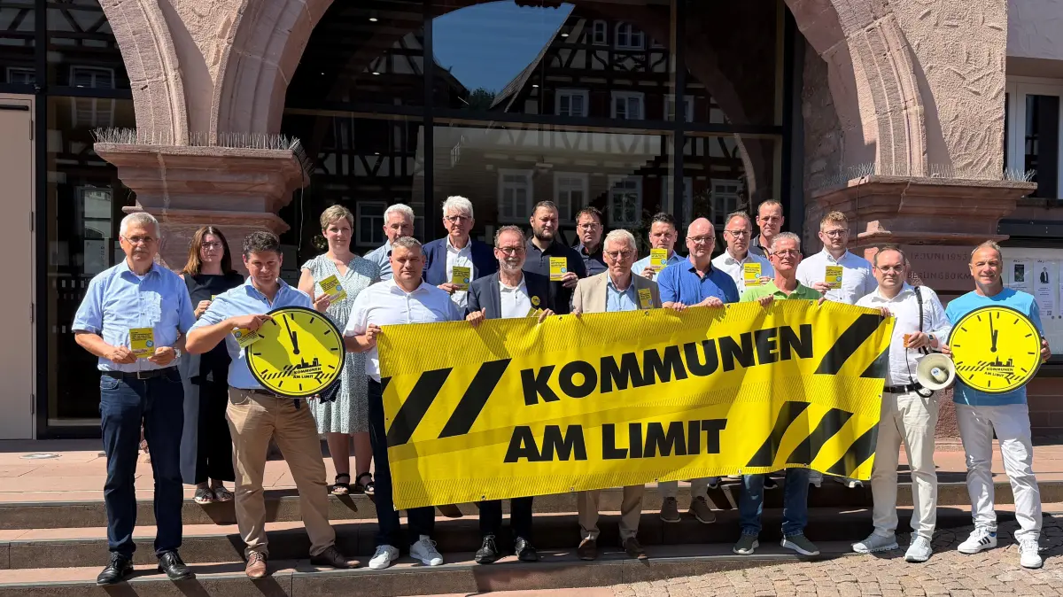 Bürgermeister aus dem Landkreis Calw beteiligten sich mit Landrat Helmut Riegger an der Aktion "Kommunen am Limit".