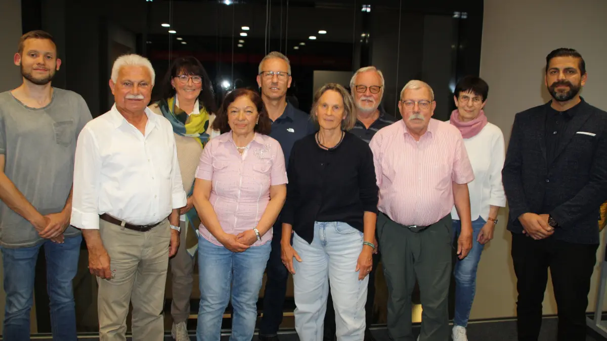 Deutlich verjüngt der Vorstand des SPD-Ortsvereins Freudenstadt/Oberes Wolftal. Von links Marcel Fischer, Sadik Varol, Ulrike Mieth, Firdes Varol, Christof Geißler, Doris Schmitz, Kurt Wiehler, Eberhard Haug, Christiane Lautenschlager und Mehmet Senn.