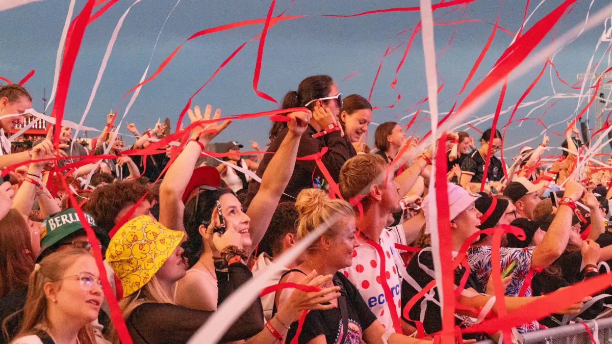 Finch heizt beim Southside Festival ordentlich ein.