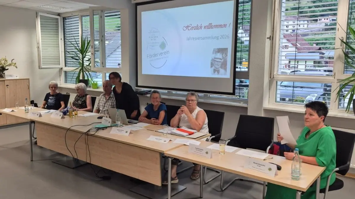 Das Vorstandsteam (von links): Gerlinde Keller, Brigitte Grether, Reiner Weis, Melanie Mühlhäuser, Barbara Stecher, Gudrun Ziegler und Nicole Brutschin