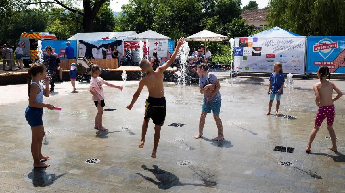 Die Freude über die Wasserspiele im Schänzle war am Neckarfest 2024 groß. Allerdings nicht lange. Heute fühlt sich nach dem E-Coli-Eklat das Rottenburger Rathaus wieder gut gerüstet.