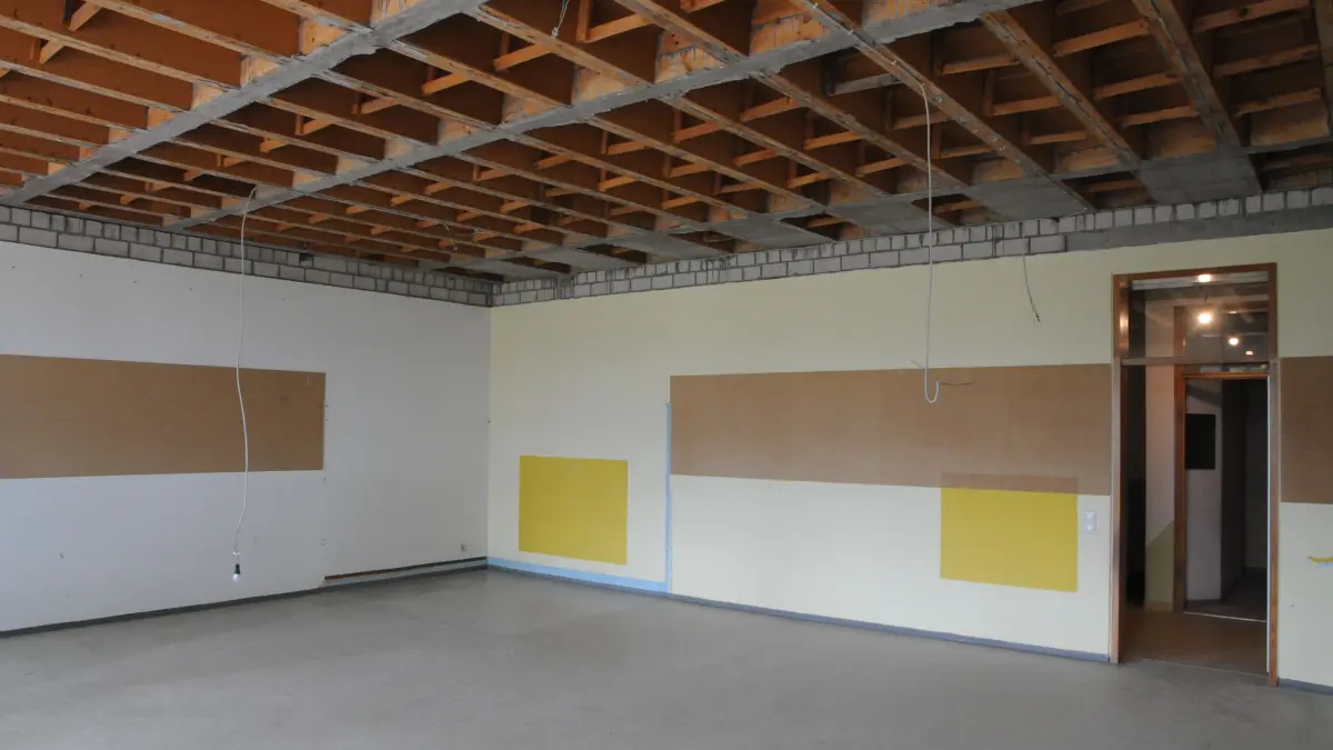 Nach den Vorarbeiten kann der Rückbau in der Kita in Hardt beginnen.