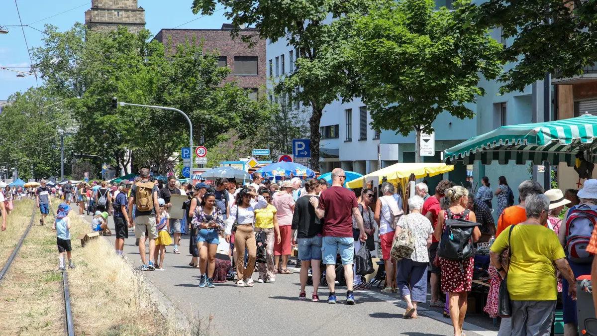 Rund 15.000 Besucher sind im vergangenen Jahr zum Flohmarkt in der Habsburgerstraße gekommen.