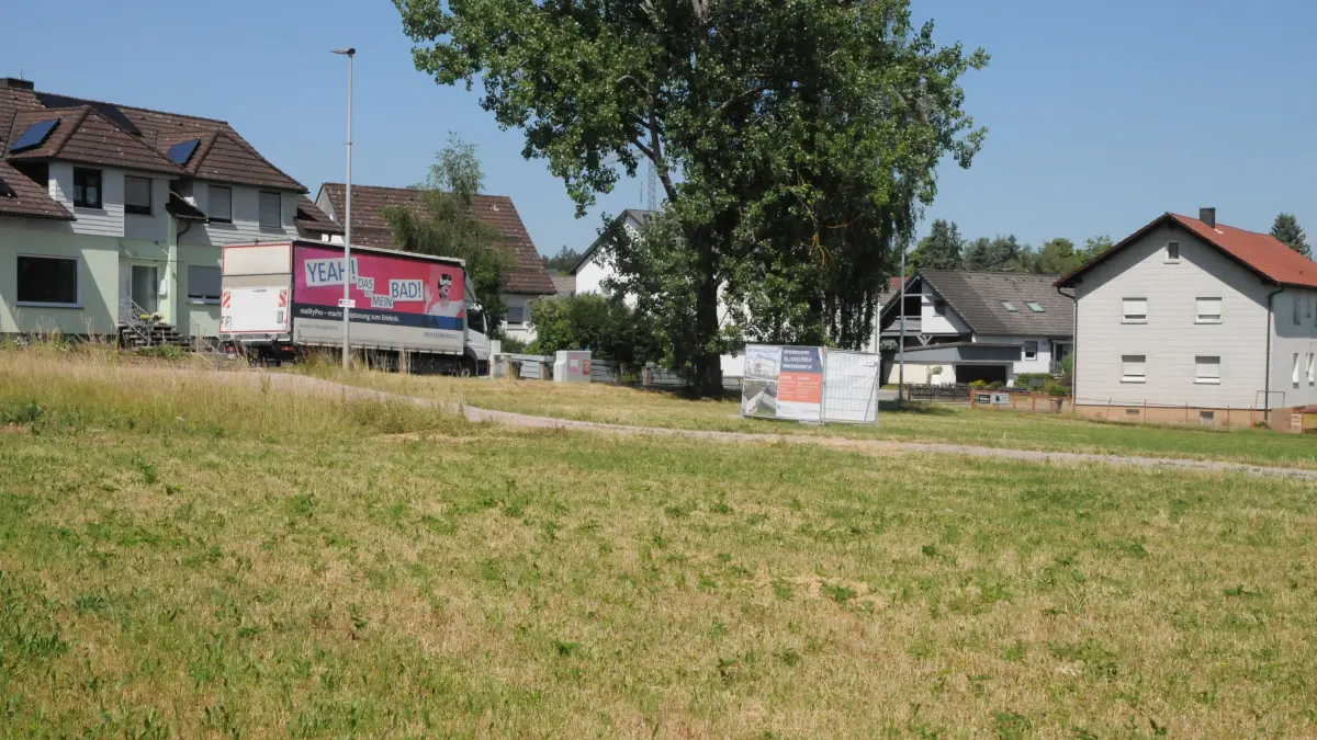 Auf diesem Gelände an der Königsfelder Straße sollen zwei Mehrfamilienhäuser entstehen.