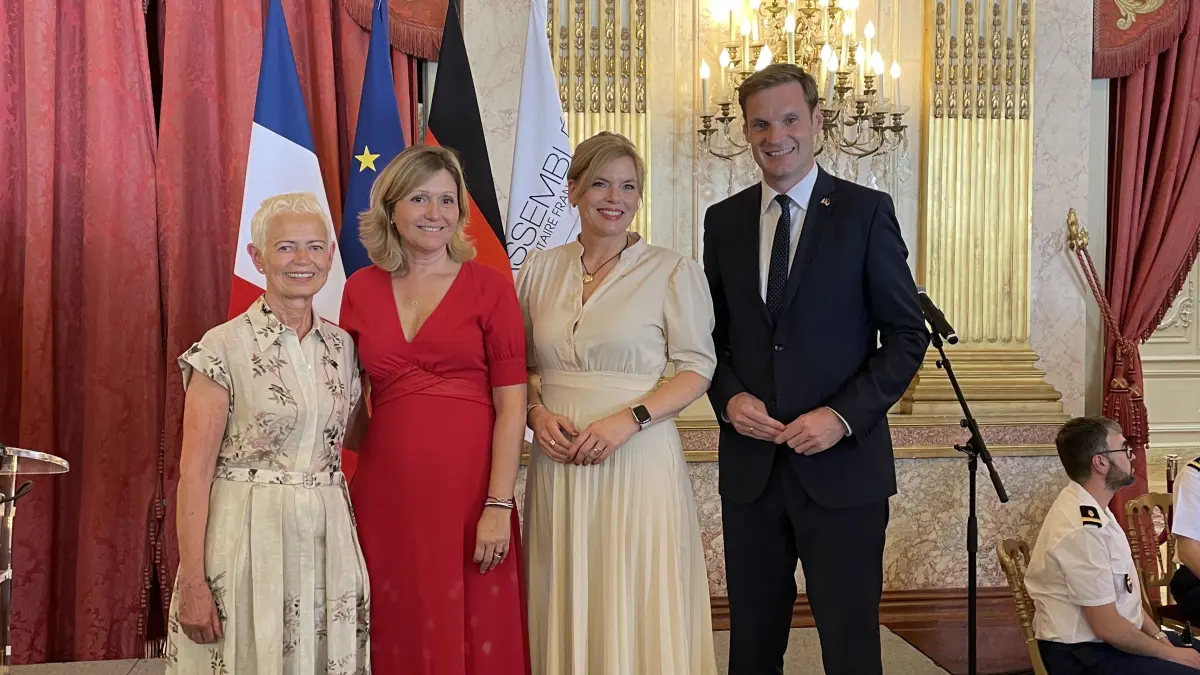 Einsatz für die deutsch-französische Zusammenarbeit (von links): Brigitte Klinkert, Yaël Braun-Pivet (Präsidentin der französischen Nationalversammlung), Julia Klöckner (Präsidentin des Deutschen Bundestags) und Yannick Bury