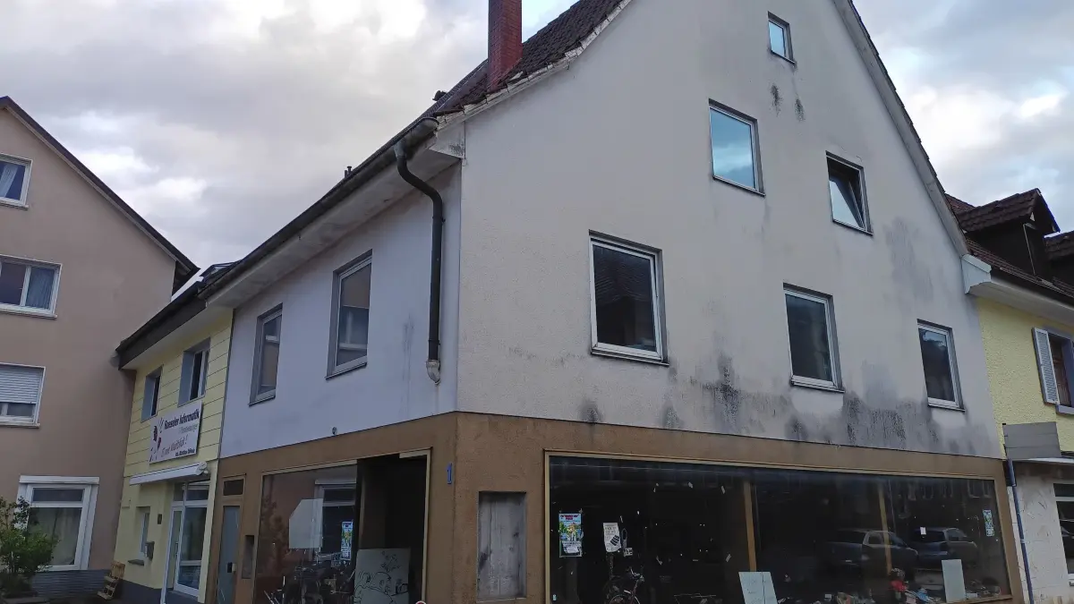 Das Haus vom Schlosser Gossi hat den Besitzer gewechselt.