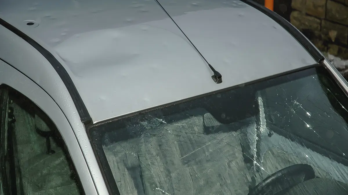 Durch die Hagelkörner wurden etliche Autos in Villingen-Schwenningen beschädigt.