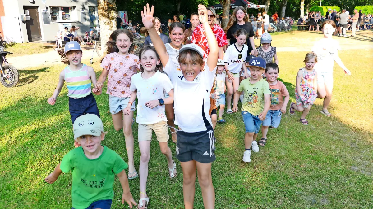 Kinder und Jugendliche sind begeistert. Das Ferienprogramm in Hüfingen steht.