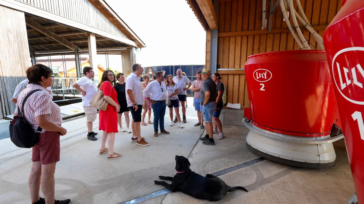 Futter wird auf dem Häubl-Hof automatisch gemischt und zugeführt