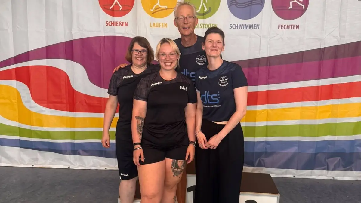 Ein starkes Team: Nicole Valentin (Seniorinnen), Anja Wannenmacher (AK 40), Constanze Daumiller (AK 40) und Armin Hug (AK 60)