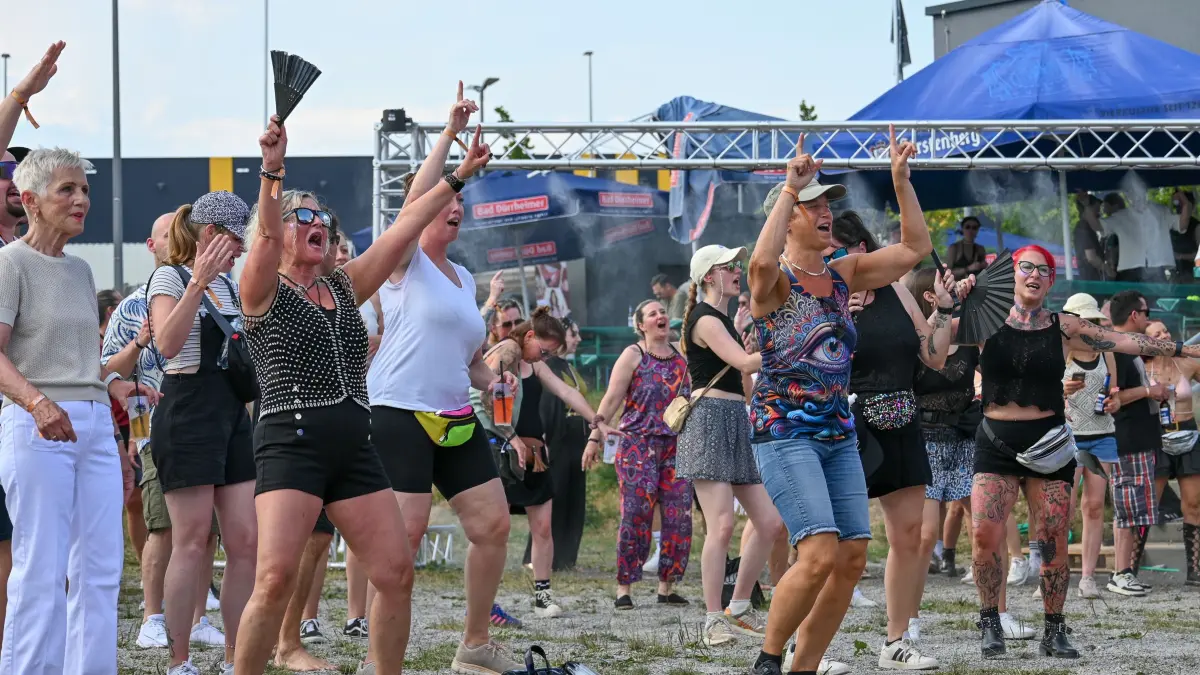 Die Hitze tut der Stimmung auf dem Ventus Open Air keinen Abbruch.