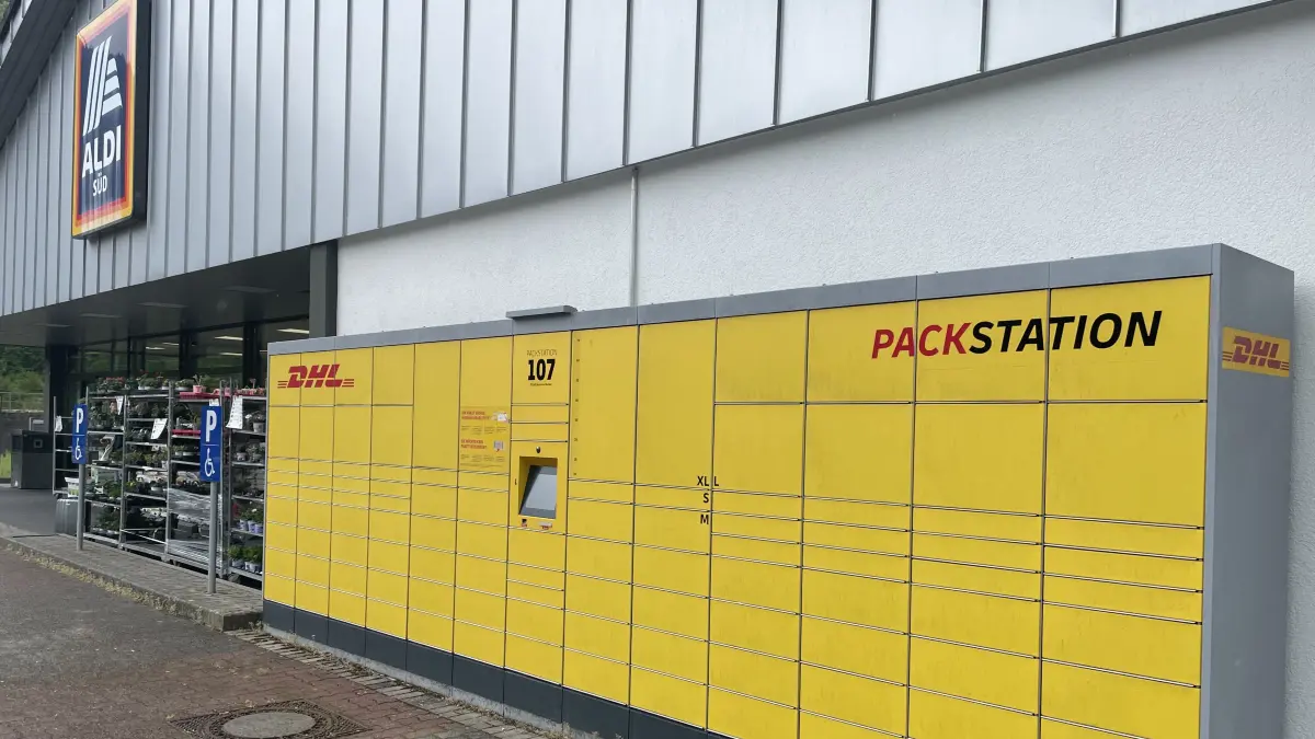 Die Paketstation 107 direkt an der Aldi-Filiale in Horb ist seit Monaten außer Betrieb.