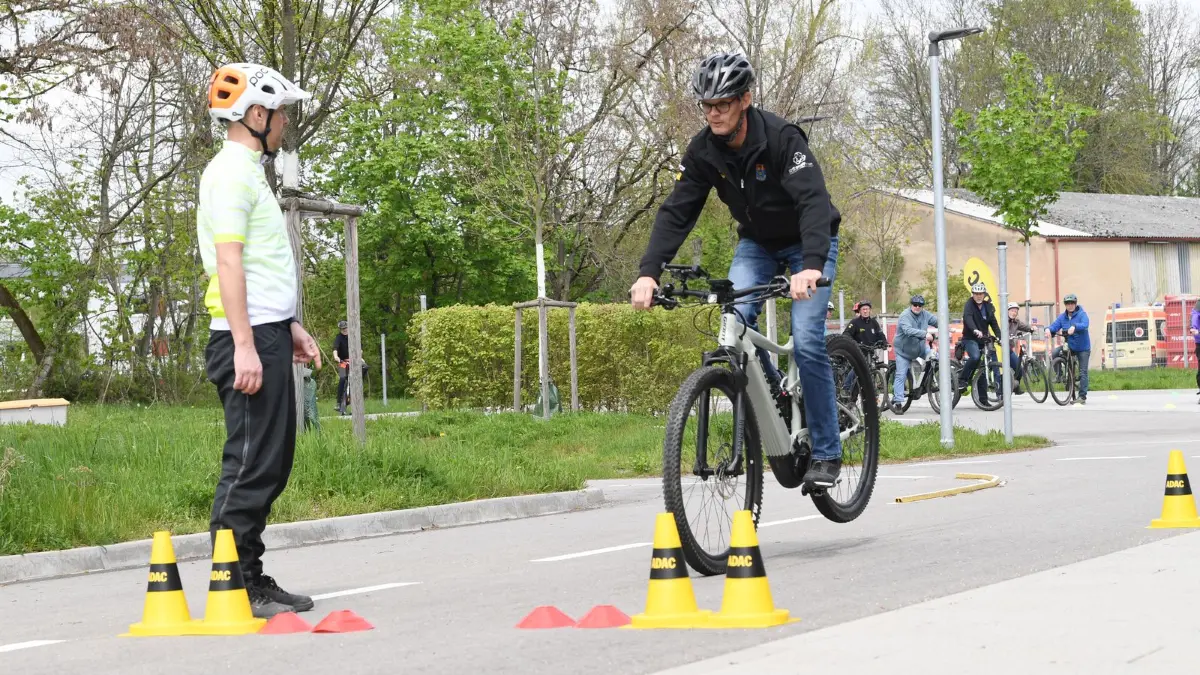 Durch die ADAC Pedelec-Fahrsicherheitstrainings sollen die Fahrer sicherer werden.
