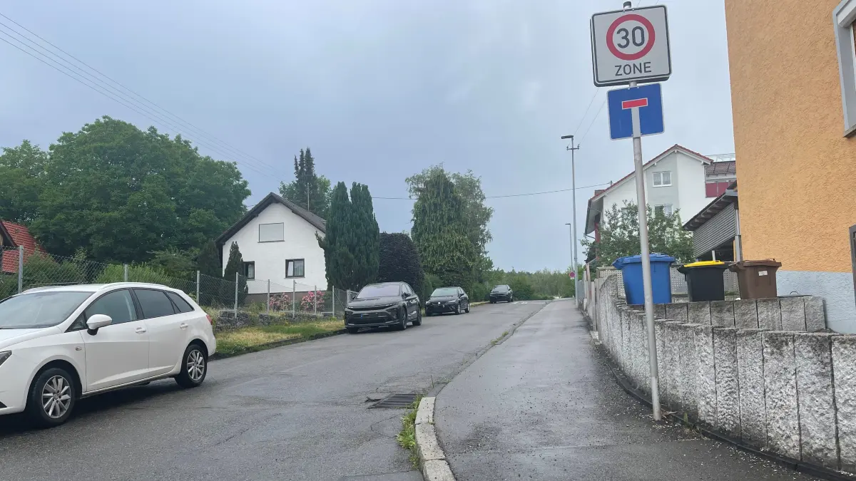 Am Montagmorgen kam es im Bereich der Albertistraße, beziehungsweise des dortigen Kindergartens, zu einem Polizeieinsatz.