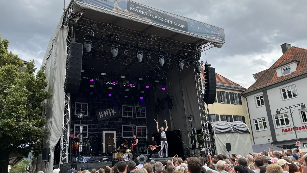 Die englische Band Acrobvt macht den Anfang an diesem Konzertabend.