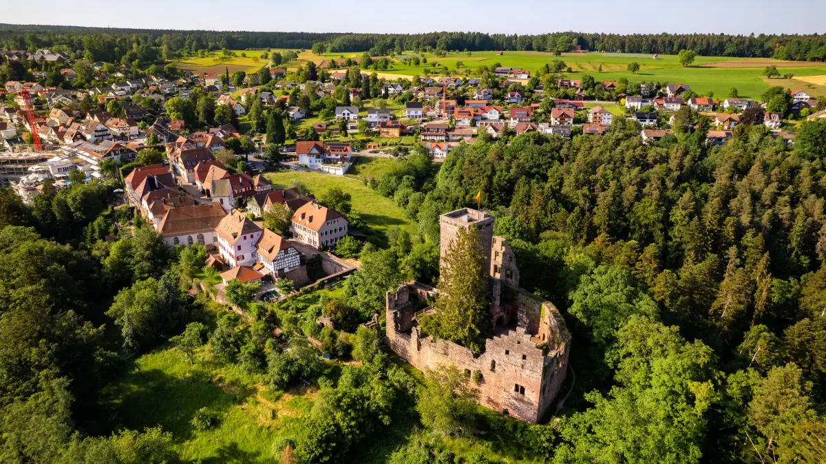 Zavelstein mit der Burgruine gilt als beliebstes Ausflugsziel.