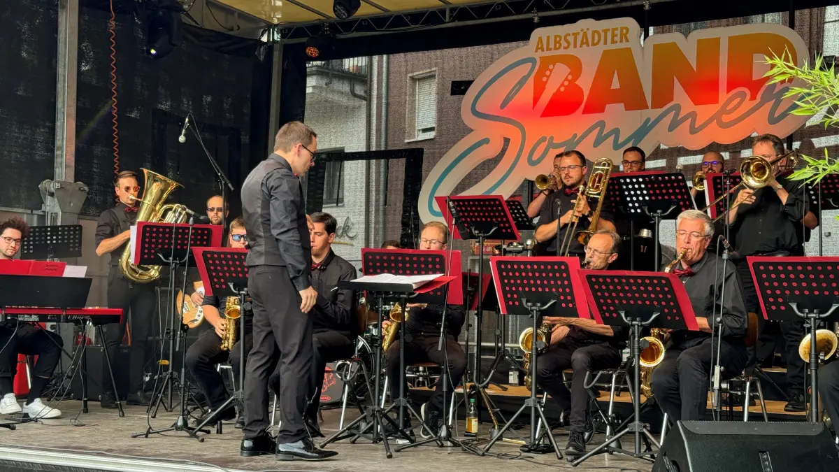 Der Albstädter Band Sommer wird immer mit Big Band Sound eröffnet.