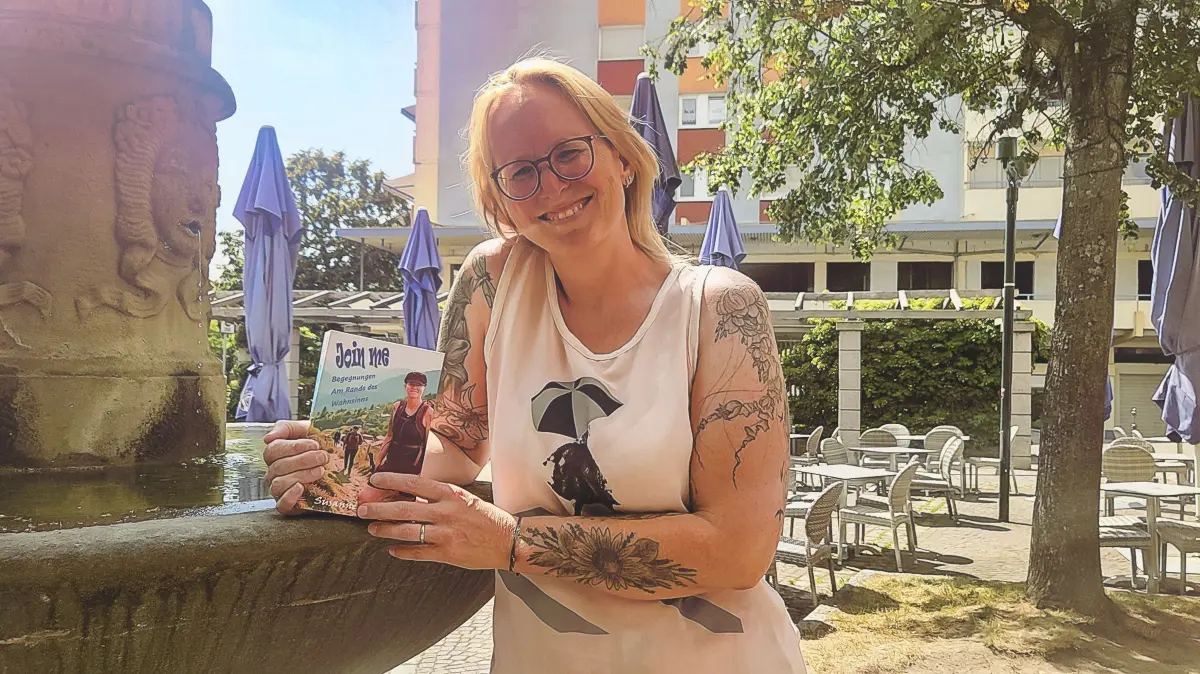 Susanne Strauß ist 48 Jahre alt und lebt in Donaueschingen. Im Herbst erscheint ihr viertes Buch. Der Camino wird auch in diesem Buch eine Rolle spielen.