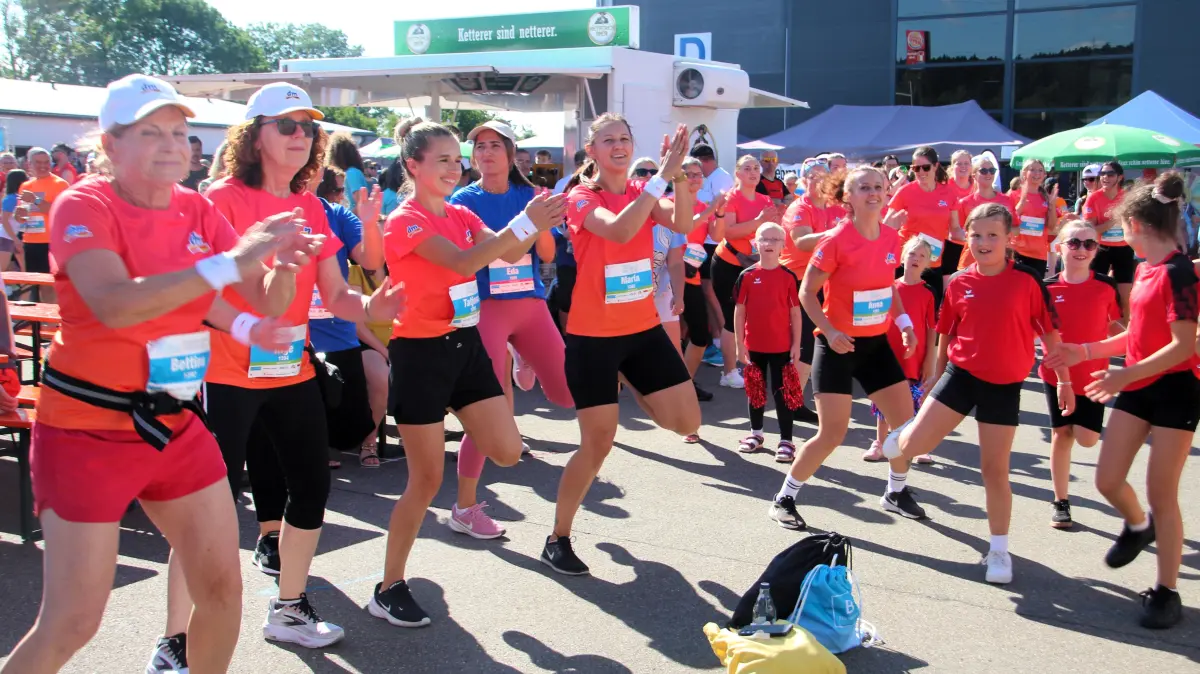 Neuer Rekord beim Firmenlauf: 3500 Teilnehmer gingen in Schwenningen an den Start.