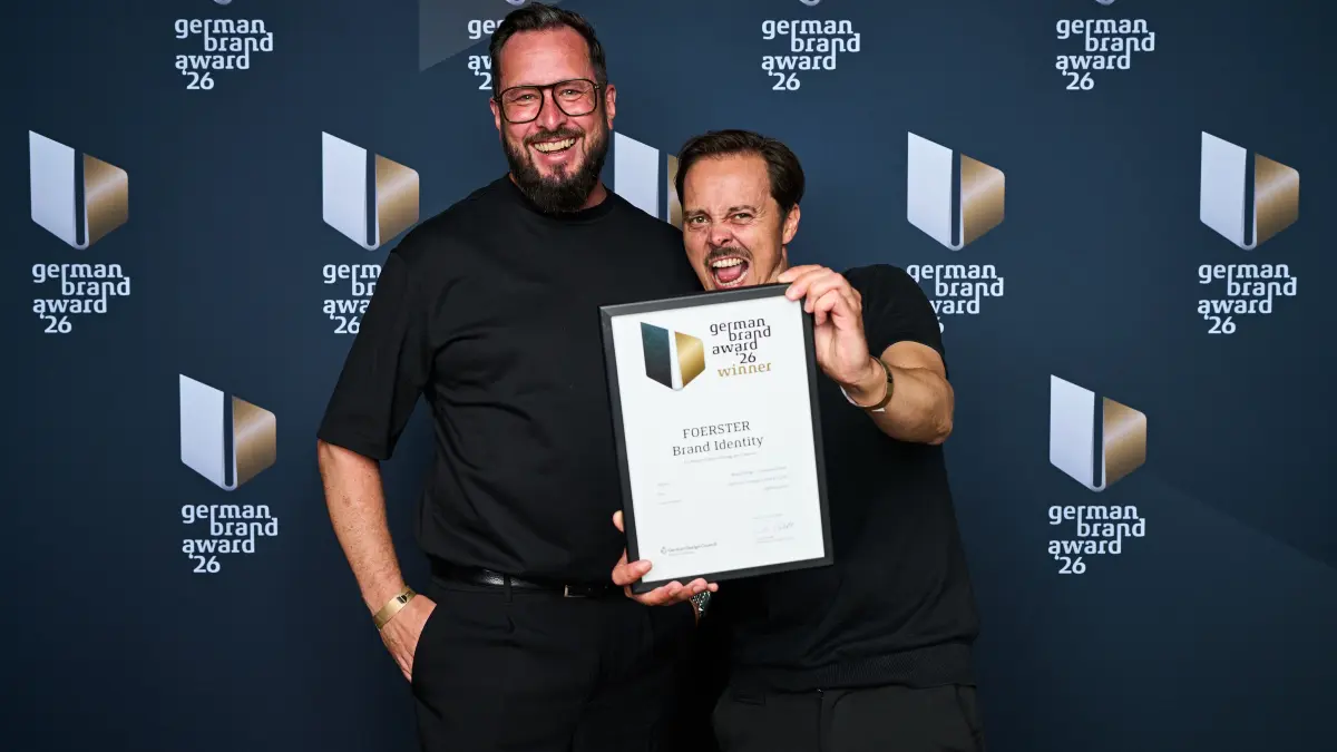 Freuen sich über den Preis: Ralf Pfeifer und Tobias Höhl, Geschäftsführer von Zwei14, in der Schwenninger Bürkstraße.