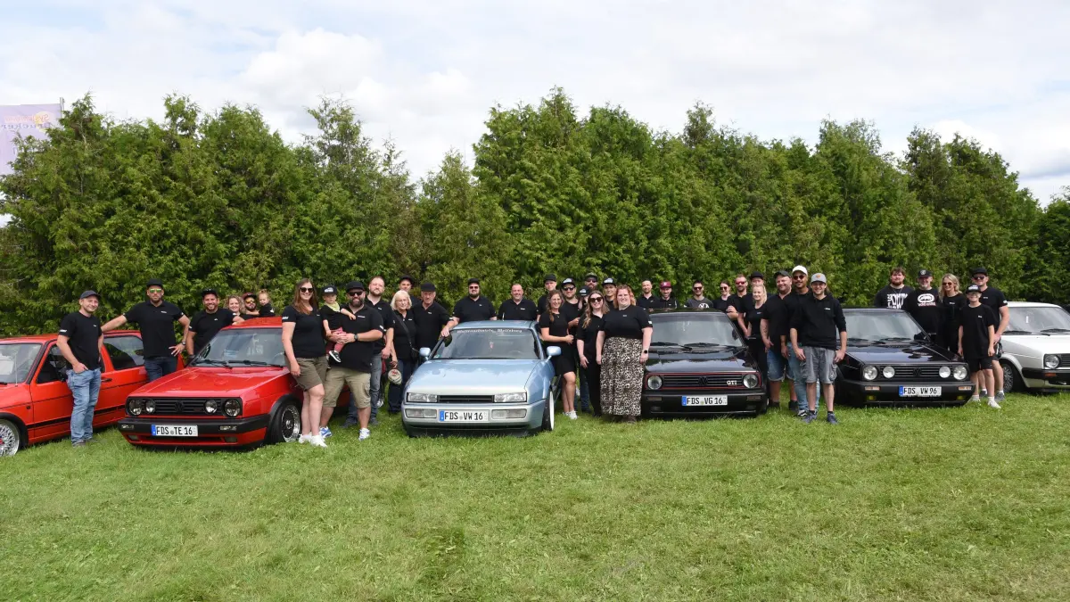 Die Gastgeber für das Internationale VW- und Audi-Treffen 2026 am Sonntag, 5. Juli, von 9 bis 17 Uhr in Salzstetten ist die VW-Society Salzstetten des Motorsportvereins Waldachtal.