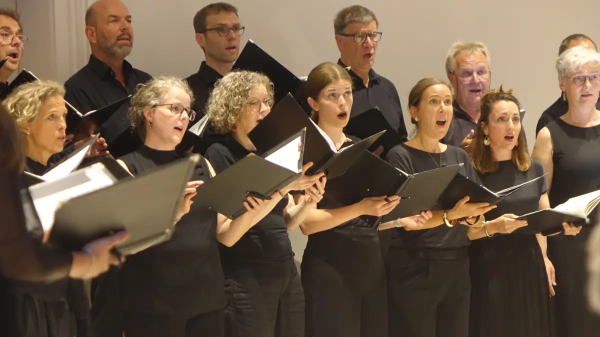 Einen spannenden Spaziergang durch die Chorliteratur unternahm die Camerata Vocale Freiburg beim Stimmenfestival.