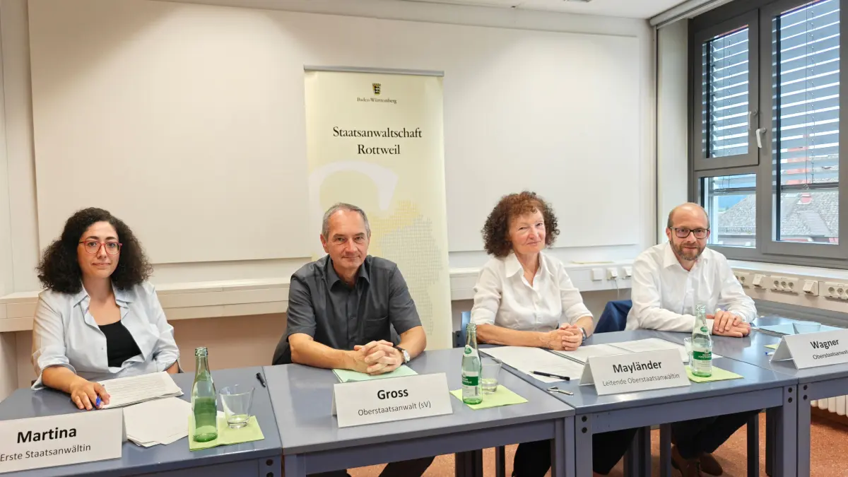 Erste Staatsanwältin Sama Martina, Oberstaatsanwalt Michael Groß, Leitende Oberstaatsanwältin Sabine Mayländer und Oberstaatsanwalt Markus Wagner berichten von hohen Verfahrenszahlen und mehr Anklagen.