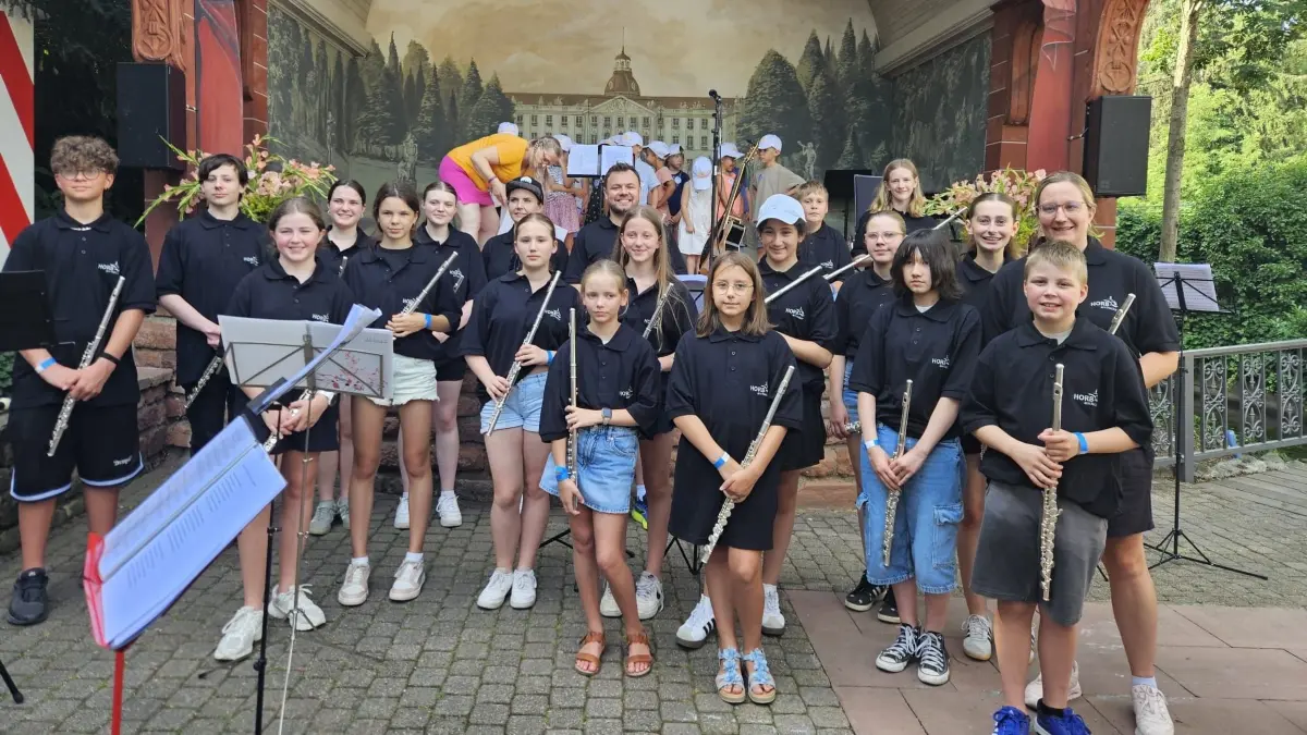 Die „Neckarflötisten“, das Querflötenensemble der Städtischen Musikschule Horb, trat beim renommierten 25. Euro-Musique-Festival im Europa-Park in Rust auf.