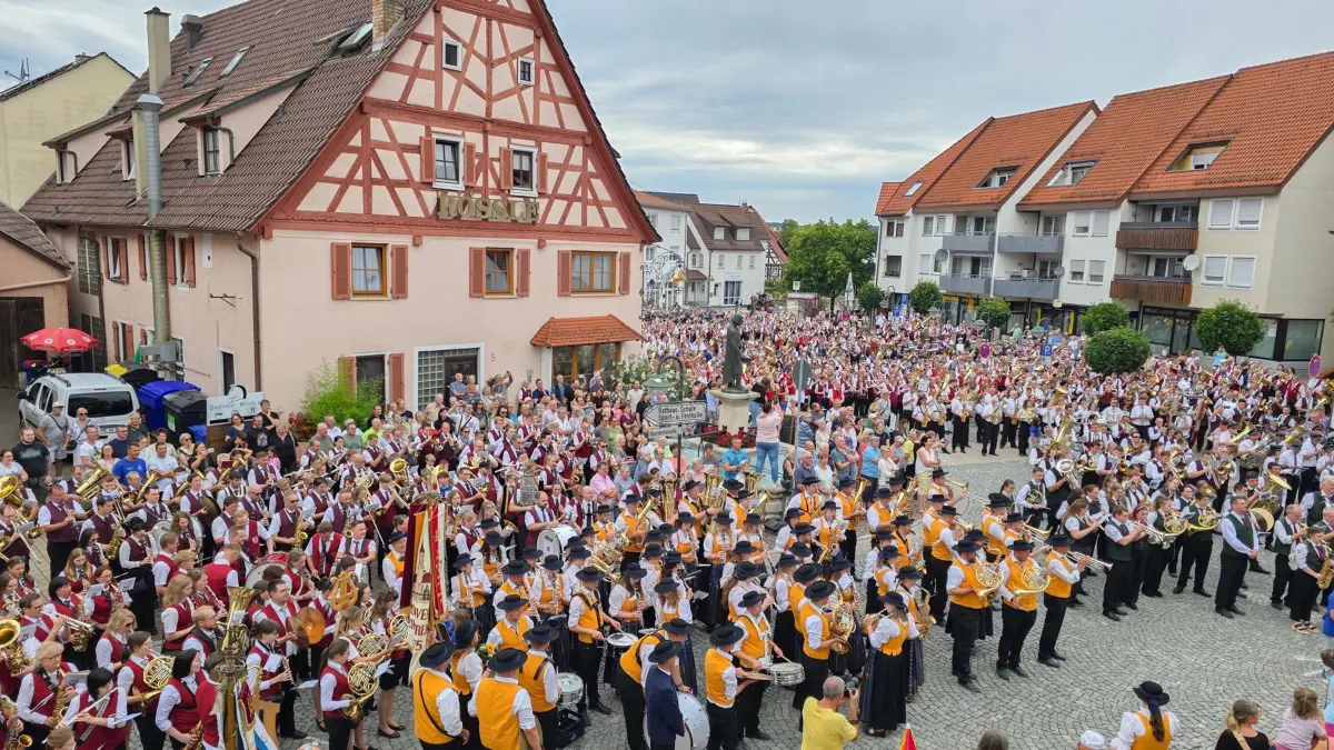 Ein Höhepunkt jedes Kreisverbandsmusikfestes ist der Massenchor – ein musikalisches Erlebnis ohnegleichen.