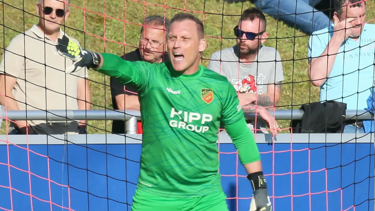 Julian Hauser ist mit dem FC Holzhausen in die Oberliga aufgestiegen.